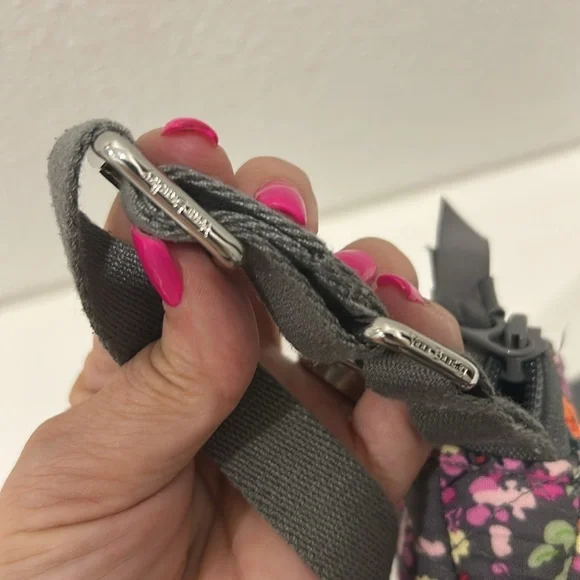 Vera Bradley RFID Mini Hipster in Hope Blooms Crossbody “ retired print” - Picture 13 of 16